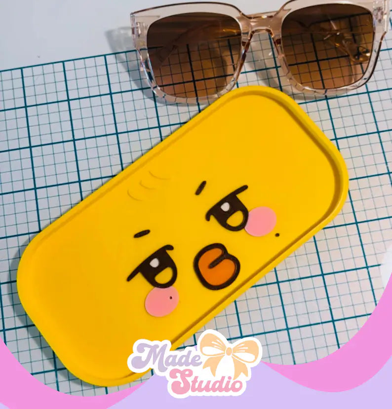 Ateez Sunglasses Holder β 3D Printed K-pop Display | Kawaii Desk Decor for ATINY Fans