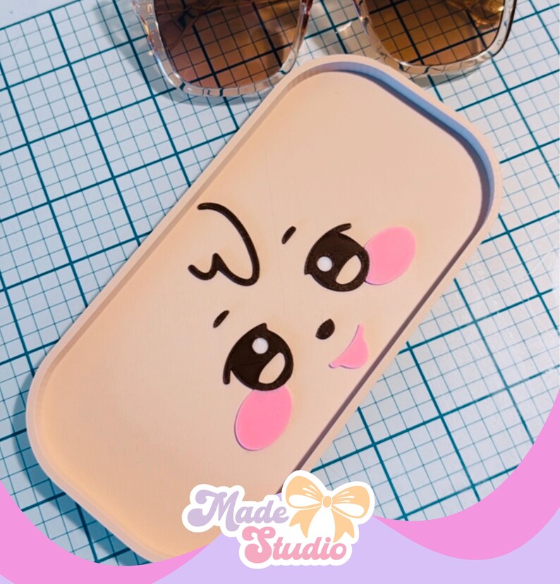 Ateez Sunglasses Holder β 3D Printed K-pop Display | Kawaii Desk Decor for ATINY Fans