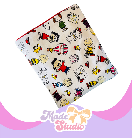 Snoopy and Friends Book sleeve