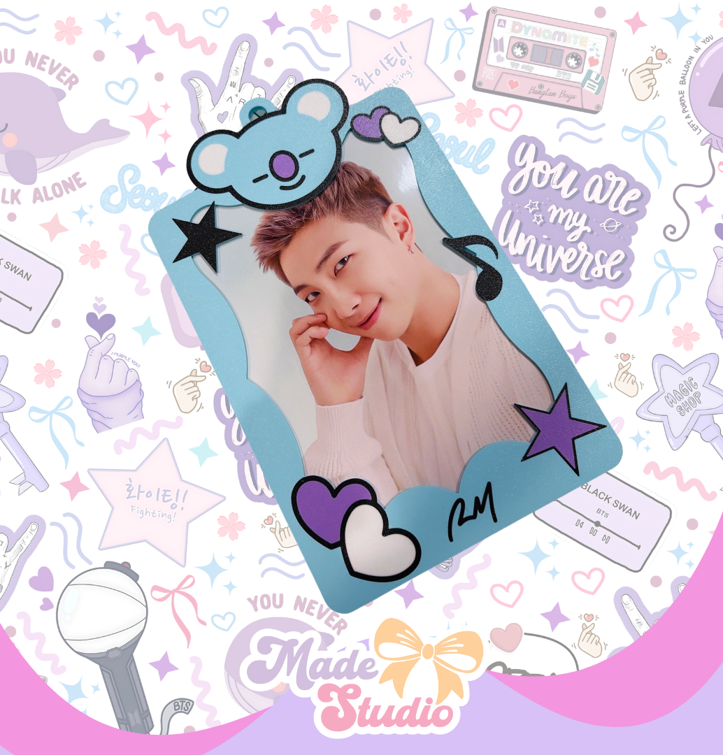Maxi Tag – Large OT7  K-Pop Photocard / Bag Tag (13 cm x 8 cm)